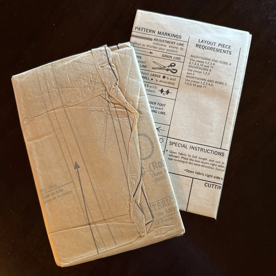 Camisón Bata De Colección Butterick Costura Patrón 5938 Años 70 Manga Abullonada Volantes Camisón Foto 4 de 4