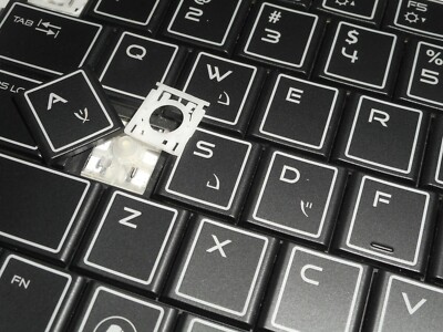Single Key Cap + Clip For Alienware M11xR2 P/N: 0MJ7Y Model: V109002DS1