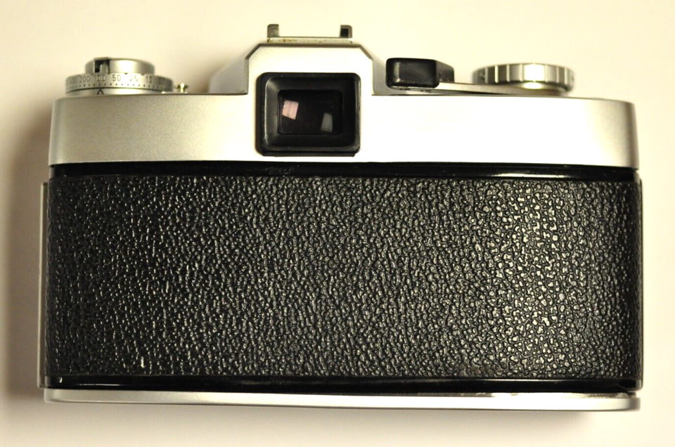 Leica Leicaflex Standard Mark I 35mm SLR camera body. PARTS OR REPAIR