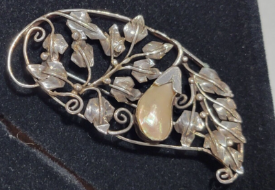 Broche Ancienne En Argent Sterling Avec Perle Baroque Et Motif Vigne - Occasion Vintage