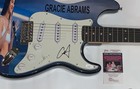 GRACIE ABRAMS SIGNED CUSTOM ELECTRIC GUITAR GOOD RIDDANCE JSA COA — photo 2