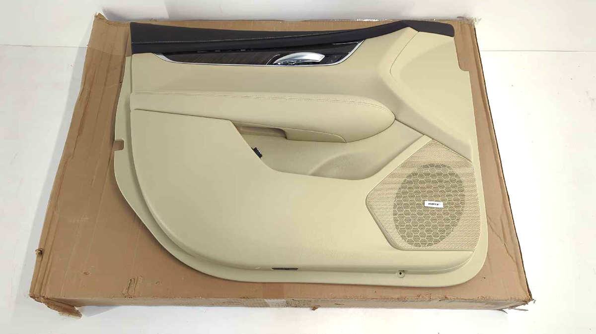 New OEM Cadillac Door Trim Panel LH Front Tan 2019 XT5 Base Luxury