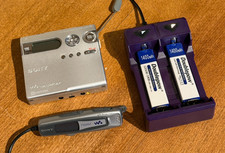 Sony MZ-N910 Net MD Walkman MiniDisc Recorder/Player silver with charger