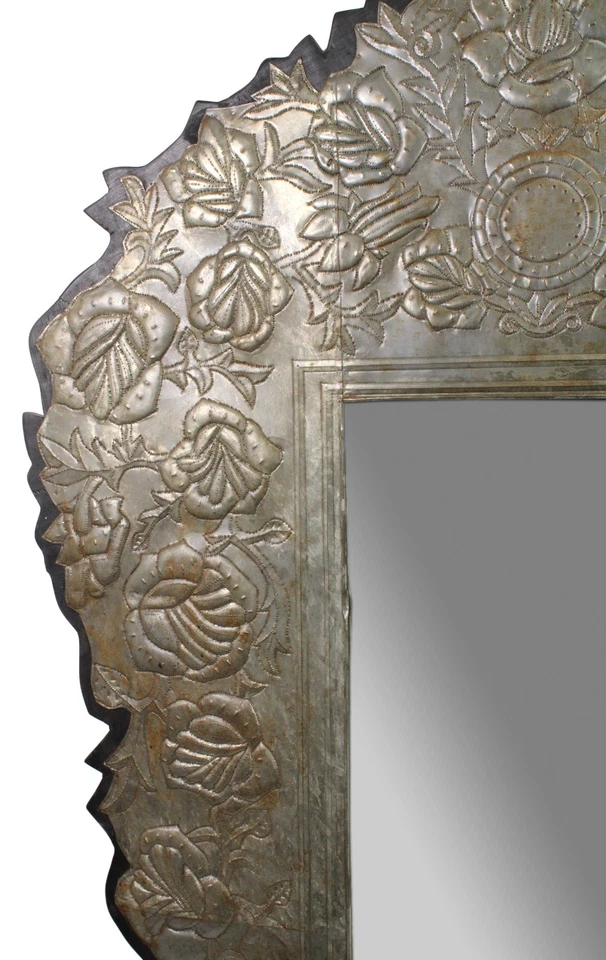 Espejo de pared grande vintage hecho a mano hojalata de hojalata perforada arte popular mexicano Foto 3 de 4