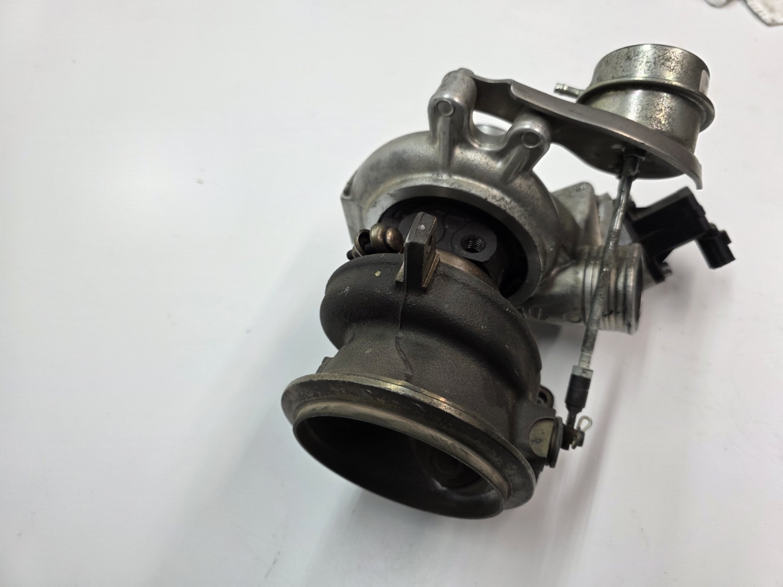 MCLAREN 570S LEFT SIDE TURBO TURBOCHARGER OEM 13F0546CP 16-21