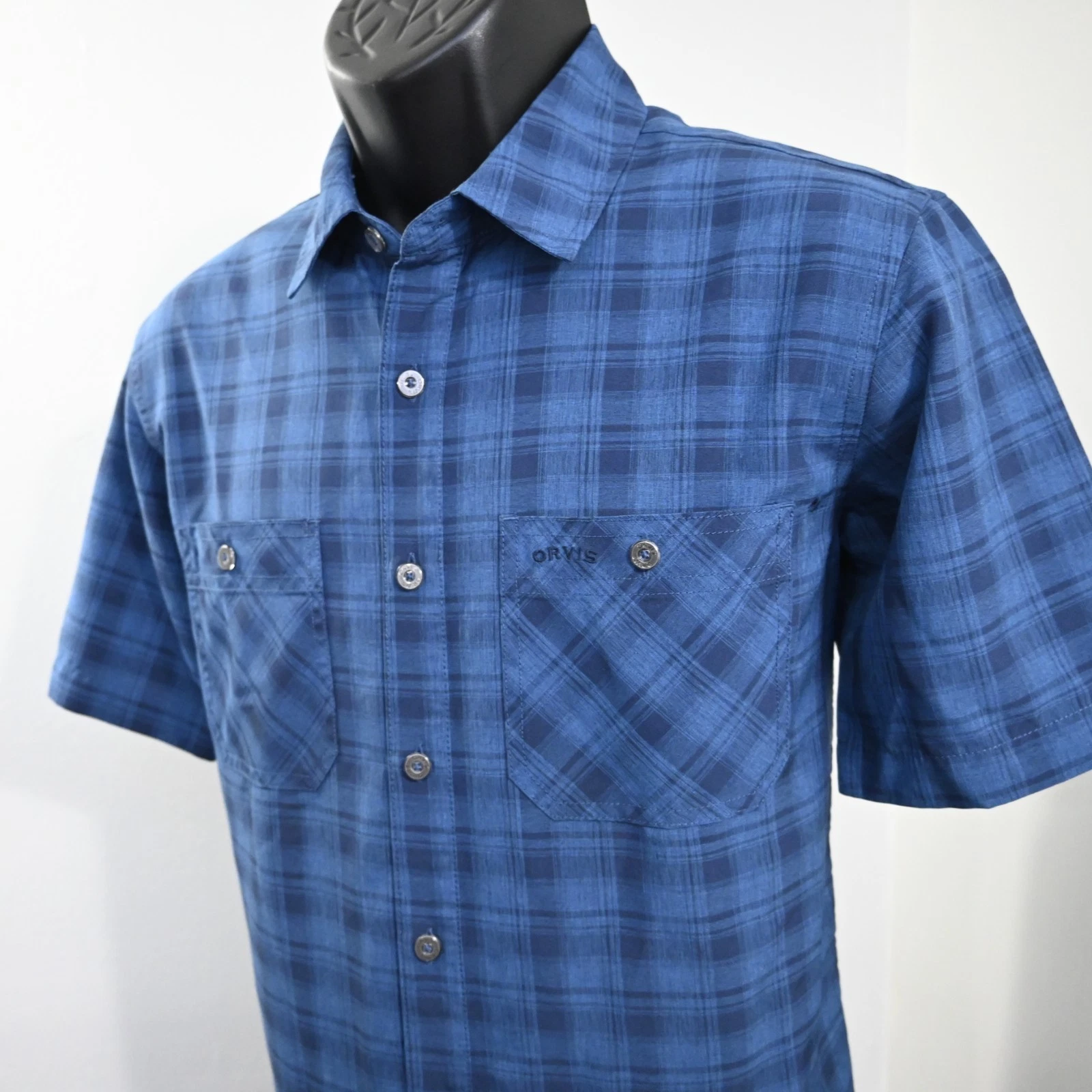 Orvis Hiking Button Up Shirt Blue Plaid Short Sleeve Mens Size Small