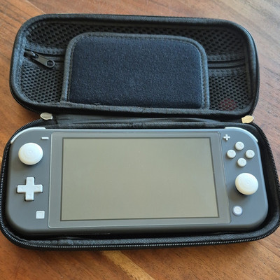 Nintendo Switch Lite Grau 32GB HDH-001 Konsole  mit Lade Kabel und Tasche