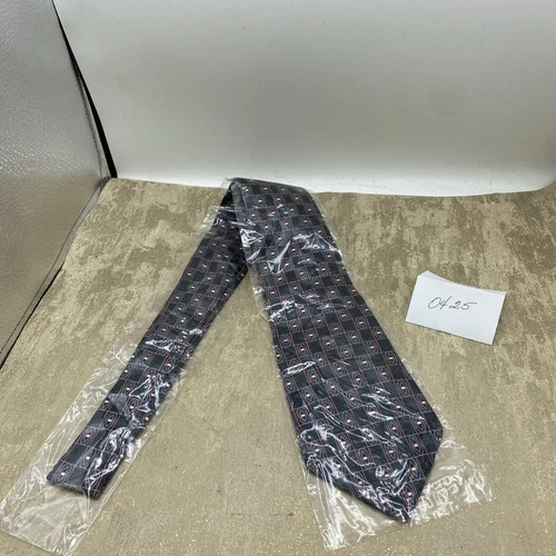 Men’s Yonkers  Necktie 100% Silk Made in USA Gray With Red Design 58” NIP - product listing photo