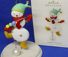 Hallmark Ornament Jugglin' Snowman 2008 Juggles Balls Pull Cord Movement NIB