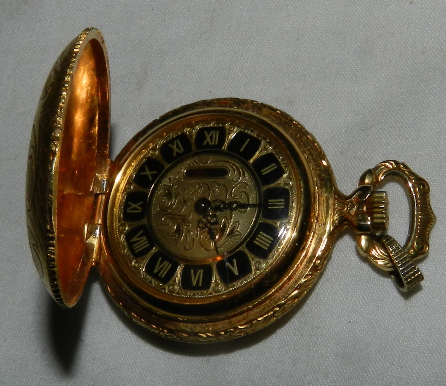 Vintage Waltham Women's Pendant Watch - pocket style - Running