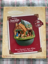 NIB Hallmark Keepsake Magic Sound  Motion Snow White and the Seven Dwarfs 2004