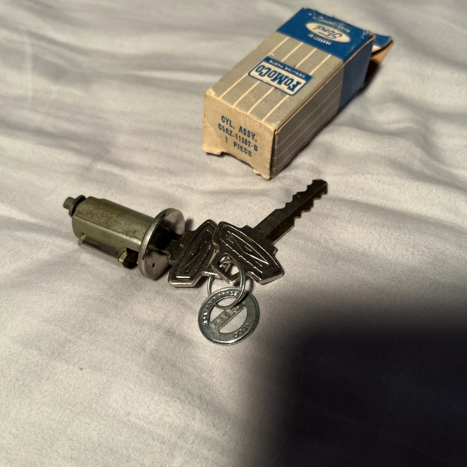 Nuevo de Lote Antiguo 1965 1966 Ranchero Falcon Galaxy Ltd 500 Cerradura de Encendido Cilindro Llave Interruptor Foto 2 de 2