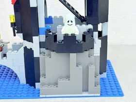 Lego Castle 6075 Wolfpack Tower - with Instructions and Box