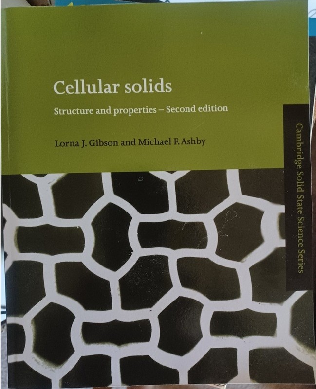 Cellular Solids : Structure and properties