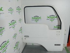 Porte avant et accessoires Nissan CABSTAR