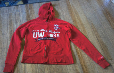 UNIVERSITY OF WISCONSIN Love Them Badgers SOFFEE Youth size XL sweatshirt used