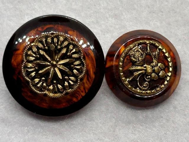 BEAUTIFUL TORTOISE SHELL BAKELITE VINTAGE BUTTONS WITH INSETS