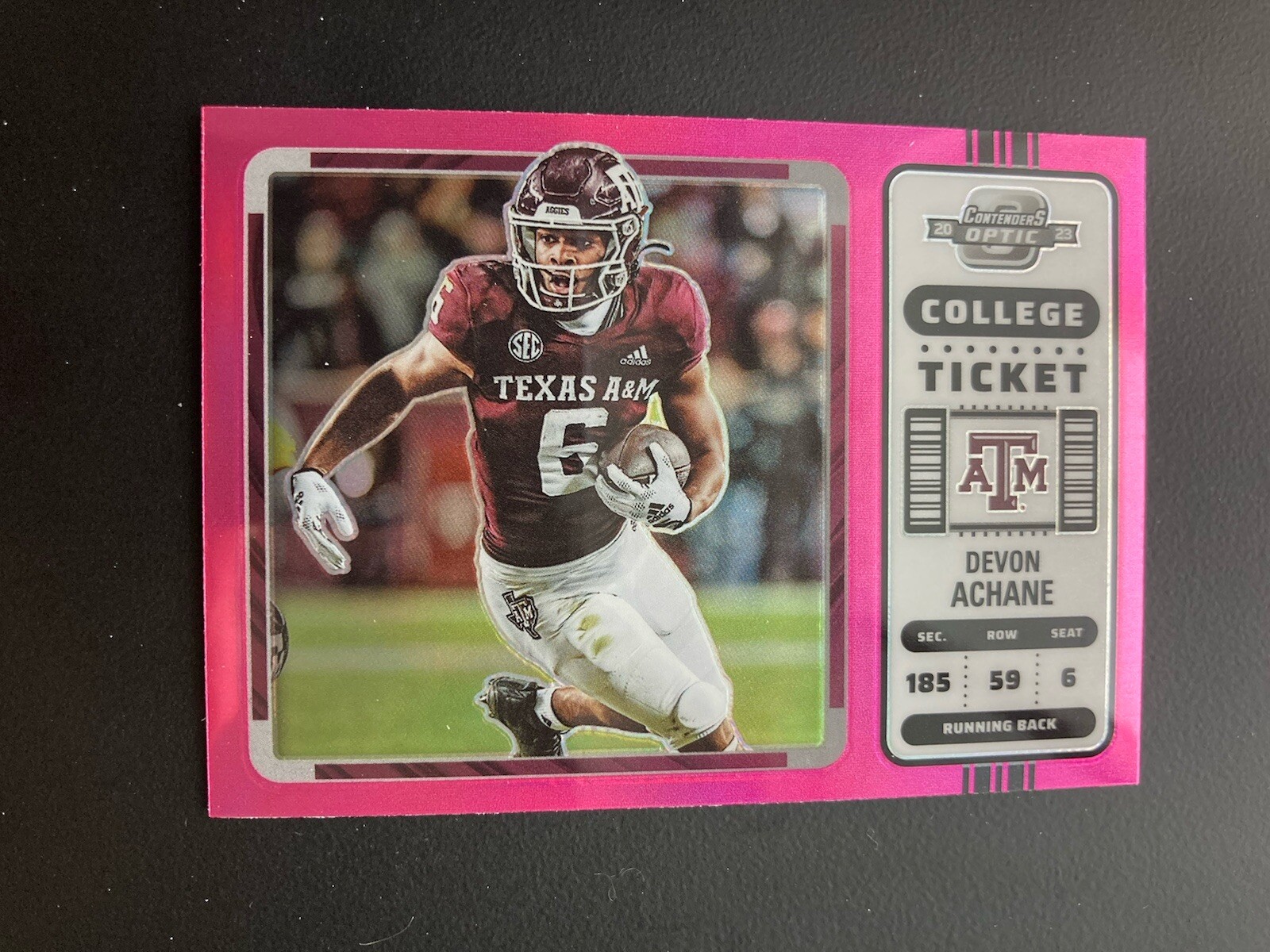 2023 CHRONICLES CONTENDERS OPTIC 23- Devon Achane HOLO PINK ROOKIE RC