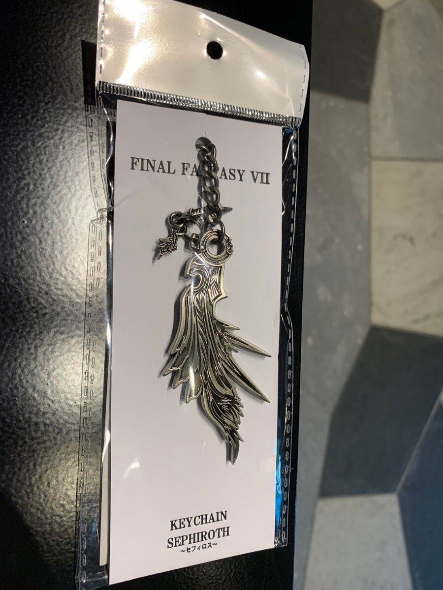 Final Fantasy VII Sephiroth Metal Key Holder Key ChainKey Ring