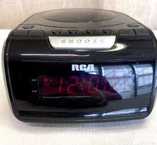 RCA RP5605-A CD Clock Radio AM/FM Digital Alarm Black For Parts/Repair