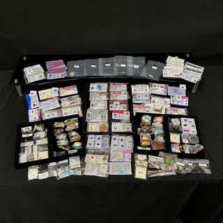 Lotto 101 pezzi pietre preziose bigiotteria costume vintage antica tenuta. Lotto 640