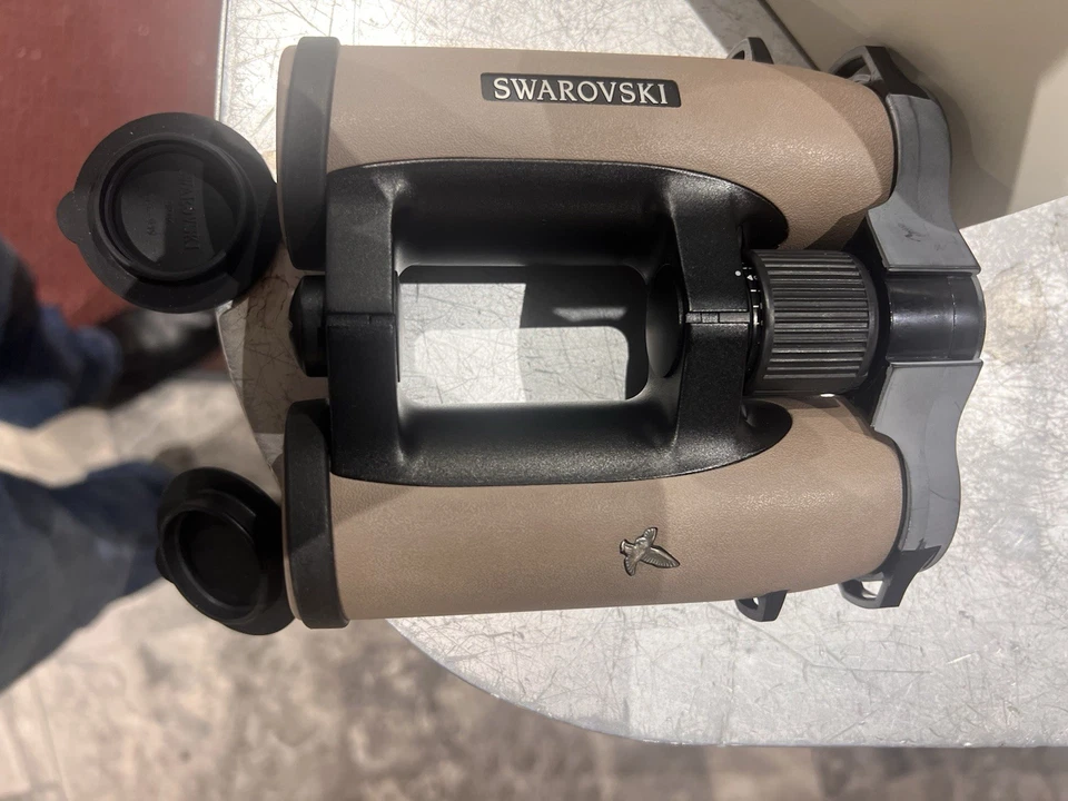 Perfect! Swarovski Optik EL 8x32 Binoculars Outdoor Green w/ Carrying Case - Image 3 of 4