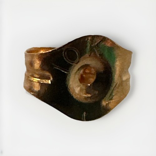 10k Solid Yellow Gold Heart Emerald Earrings Lab Created Stud NEW - Picture 5 of 9