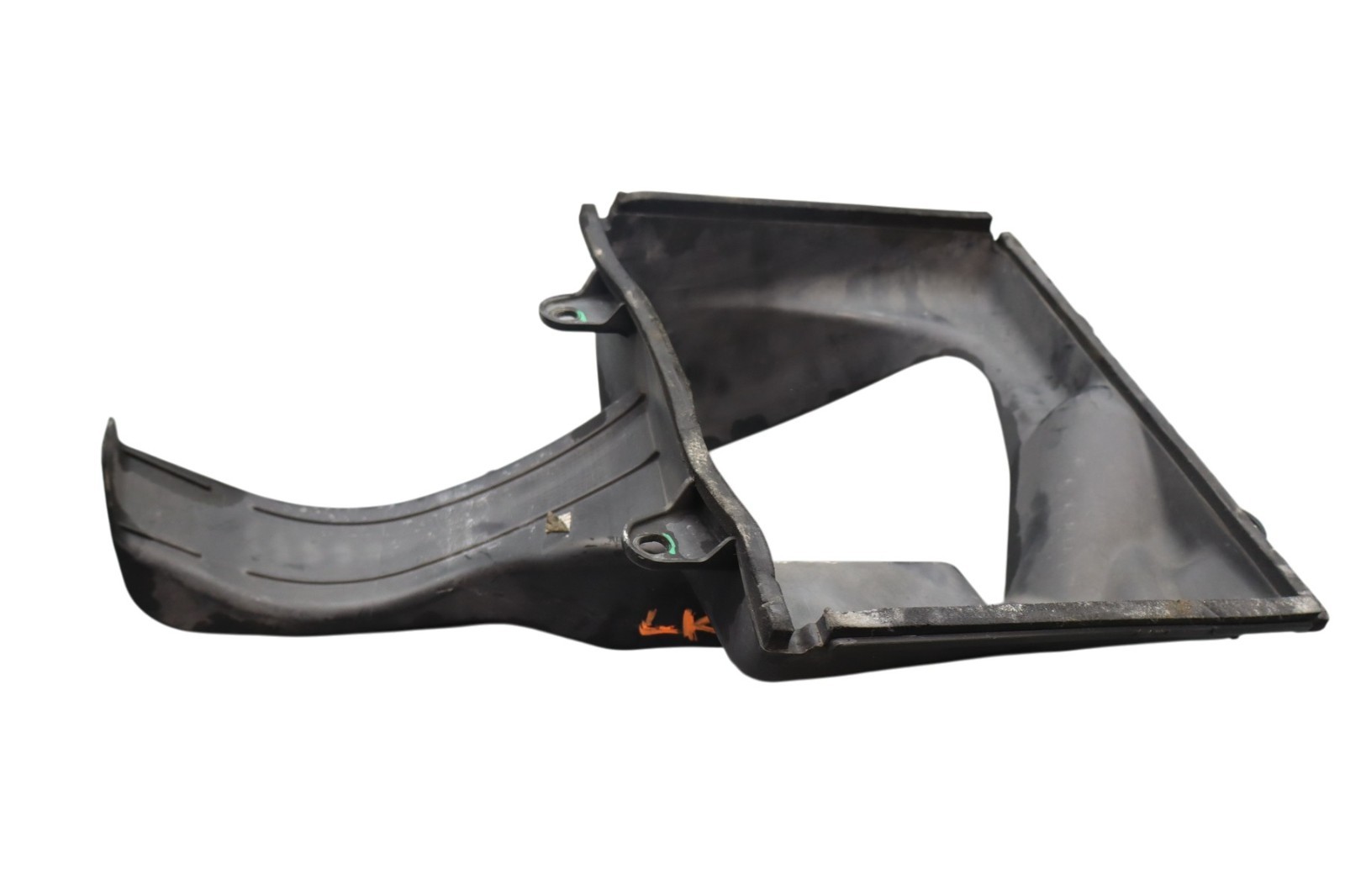 Maserati Ghibli 2014-2020 Front Left Shroud duct P/N 670004140
