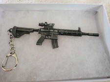 METAL GUN KEYCHAIN 4.71 INCHES 