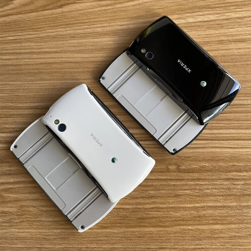 Sony Ericsson XPERIA PLAY R800i Black White Android Game GSM Unlocked Smartphone - Image 4 of 4