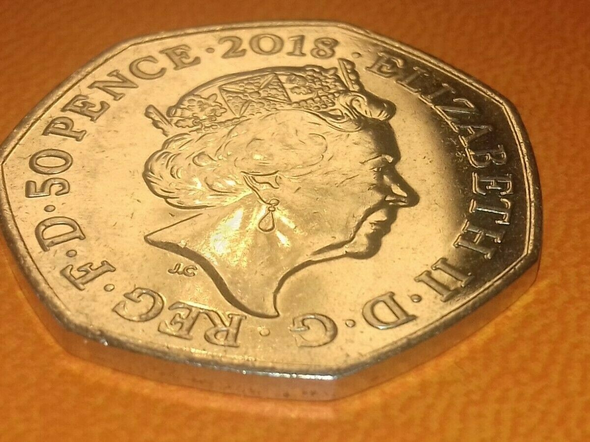 2018 - 50p Paddington Bear waving flag at Buckenham Palace | eBay UK
