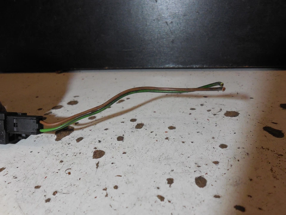 Electric Mirror Wiring Connector 1J0973332A 03-19 Audi A3 Volkswagen Beetle - Image 2 of 4