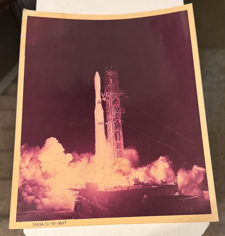 NASA GG-70-3637 Glossy Photo Rocket