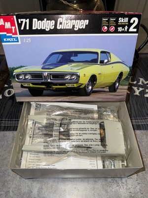 AMT Ertl 1971 Dodge Charger Model Kit 1/25 Scale Muscle Car Skill 2