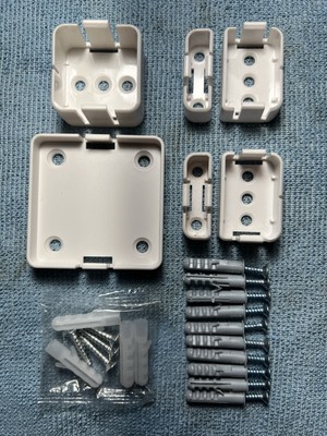 Mounting Hardware/Brackets for WYZE Cam + Sense Model WYEC2WHSK1  USED