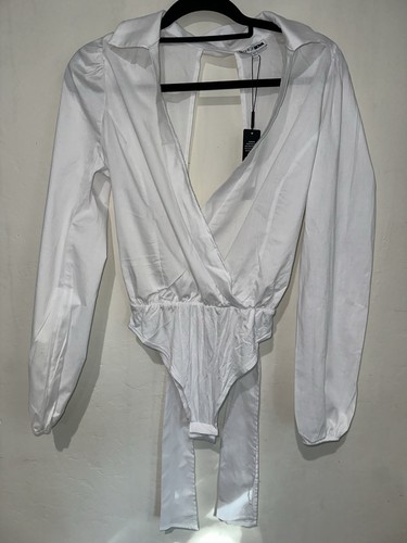 Body donna bianco Fashion Nova taglia M fiocco accento pezzo unico tinta unita - Foto 3 di 5