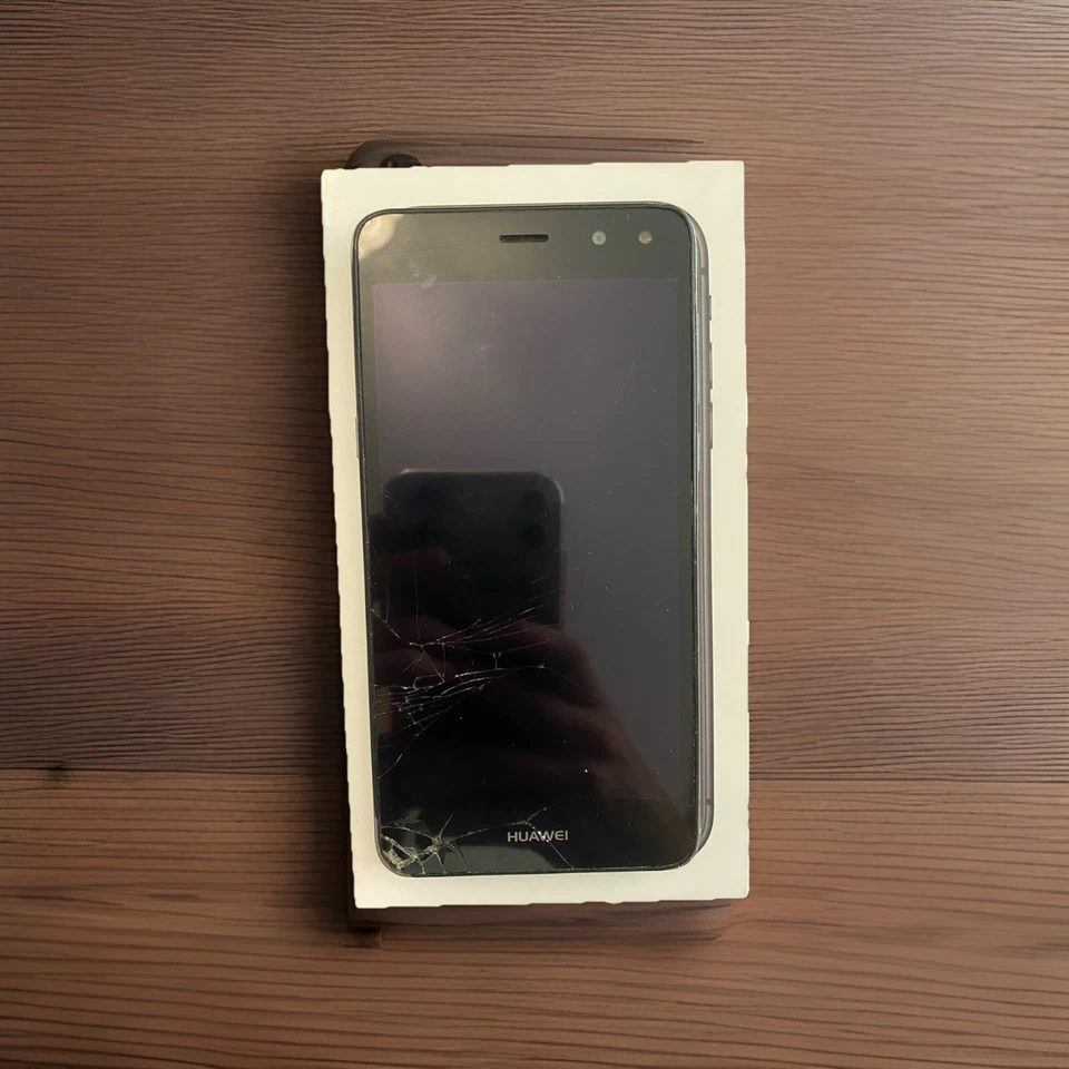 Huawei y6 2017 - Image 2 of 4