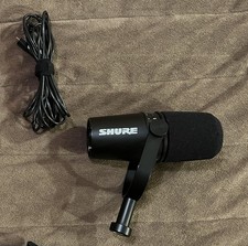 Shure MV7 Hybrid Output USB XLR Professional Podcast Recording Microphone