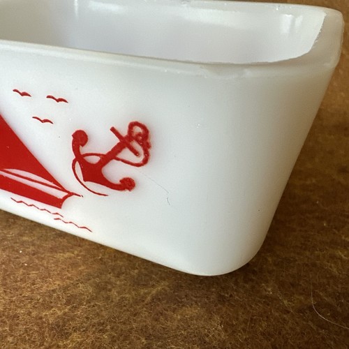 Vintage McKee Red Ships Milk Glass Pepper Shaker (No Lid) & Refrigerator Dish - Picture 13 of 24