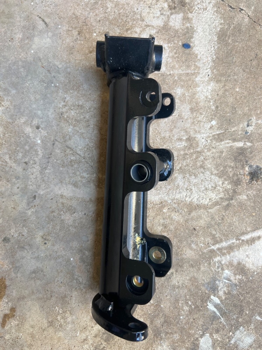 98 Arctic Cat ZR 440 Sno Pro OEM Right Front Arm Spindle