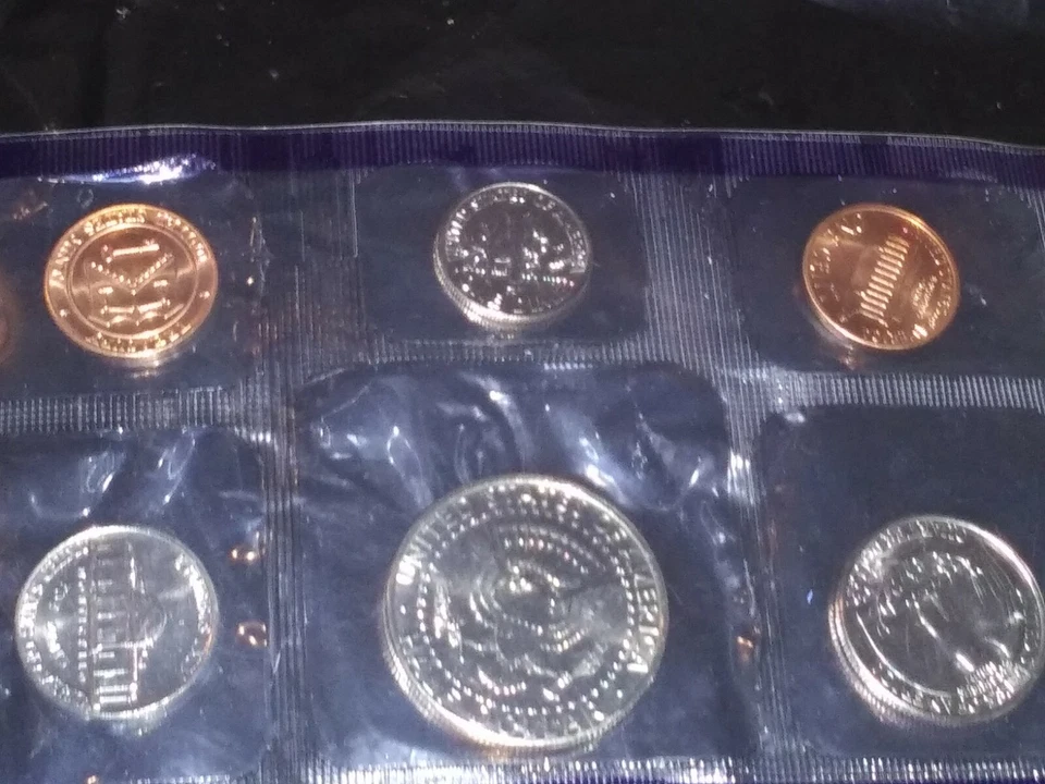 THE 1994 UNITED STATES MEANT UNCIRCULATED COIN SET -(D) FOR DENVER MINT MARK MIN - Image 3 of 4