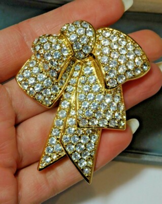Neu Ovp Nolan Miller Glamour Gold Ton Schleife Geschenk Kristall Strass Brosche