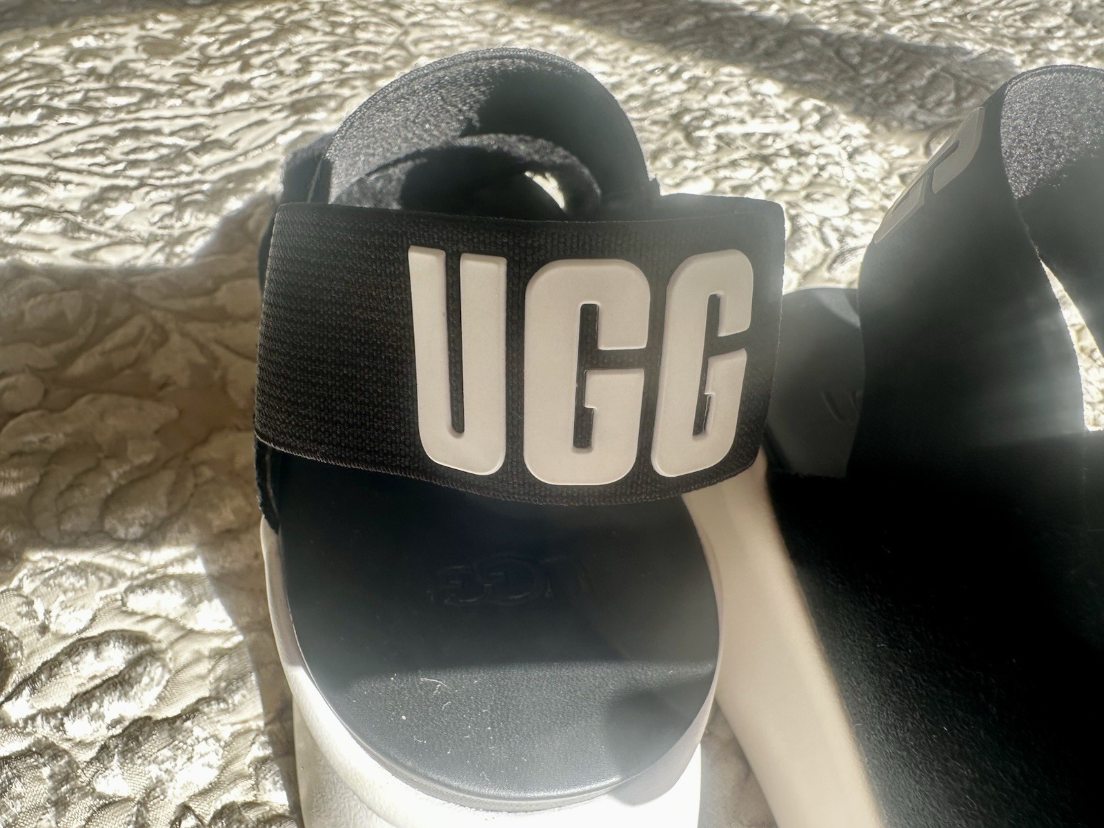 Ugg Black Leather And Fur Sandals Size 3 image 3