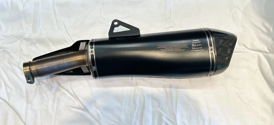 Akrapovic Slip-On Exhaust Kawasaki H2 SX   - Imagem 2 de 4