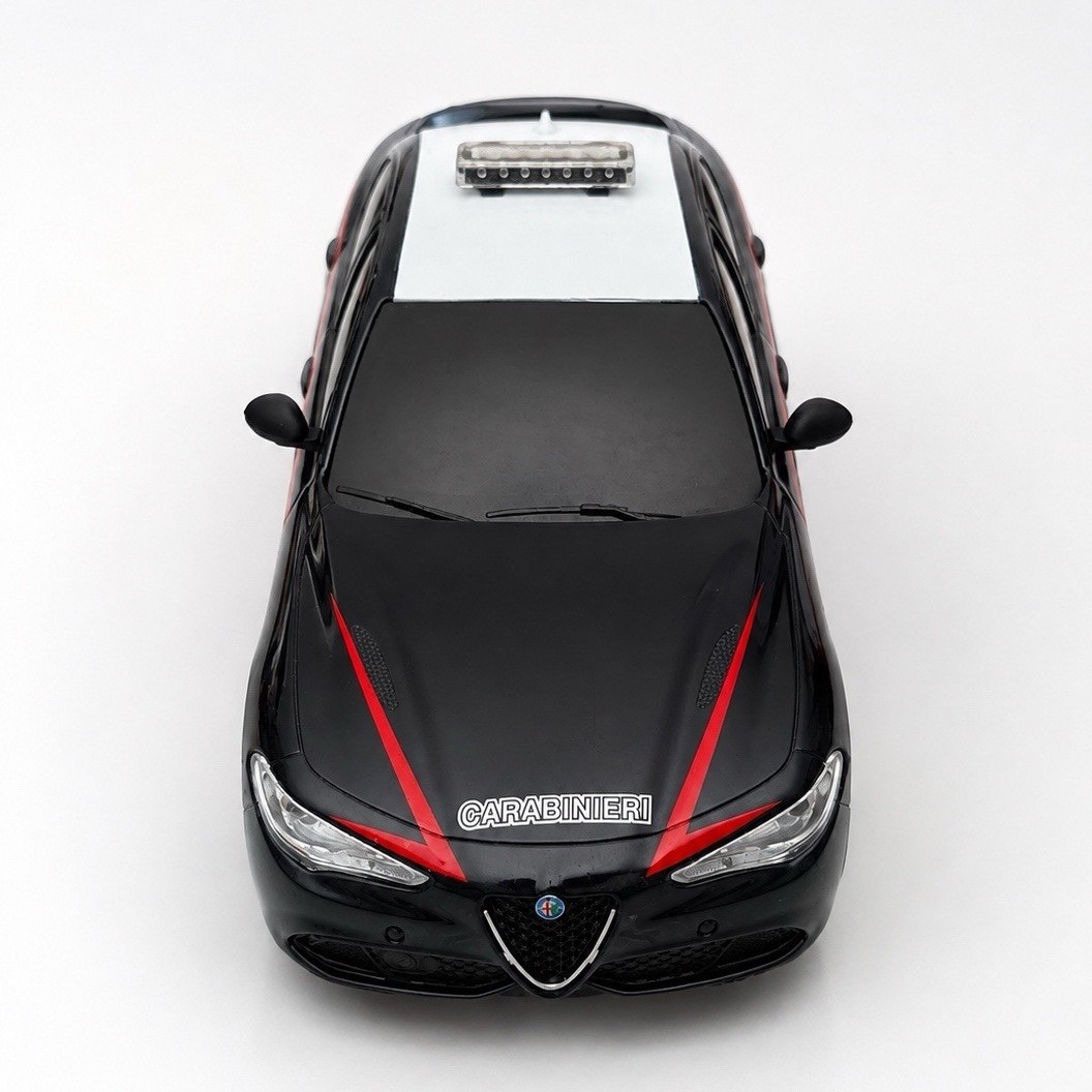 Alfa Romeo Giulia Modellino Auto Carabinieri nero/bianco/rosso con luci