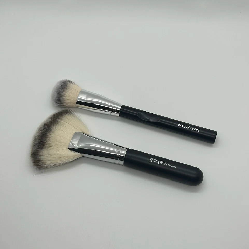 2 Piece Crown Cosmetics Makeup Brush Set - Image 2 of 4
