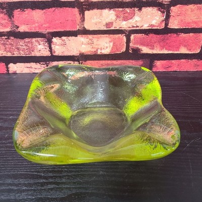Light Yellow Green Art Glass Square Ruffled Edge Cigar, Cigarette, Ashtray