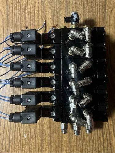 Parker B511ACB49C Solenoid Electric Over Air Valve 4Way 1/4"  (6)