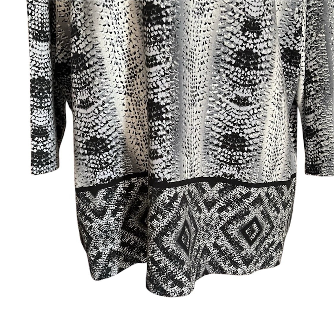 Ruby Rd Black & Gray Snakeskin Print Beaded Top P… - image 7