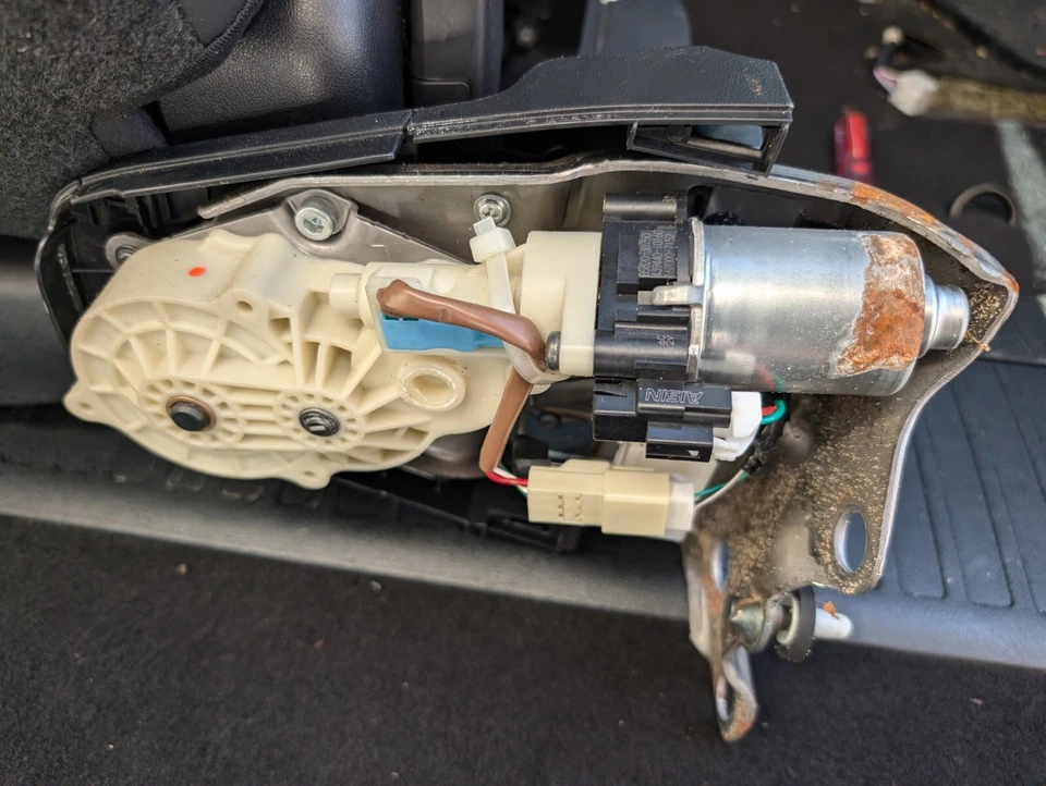 Lexus LX 570 2016-2019 tercera fila de asientos Foto 2 de 4